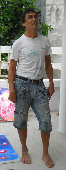 Mikael Avatar as artist with his paintings in Thailand